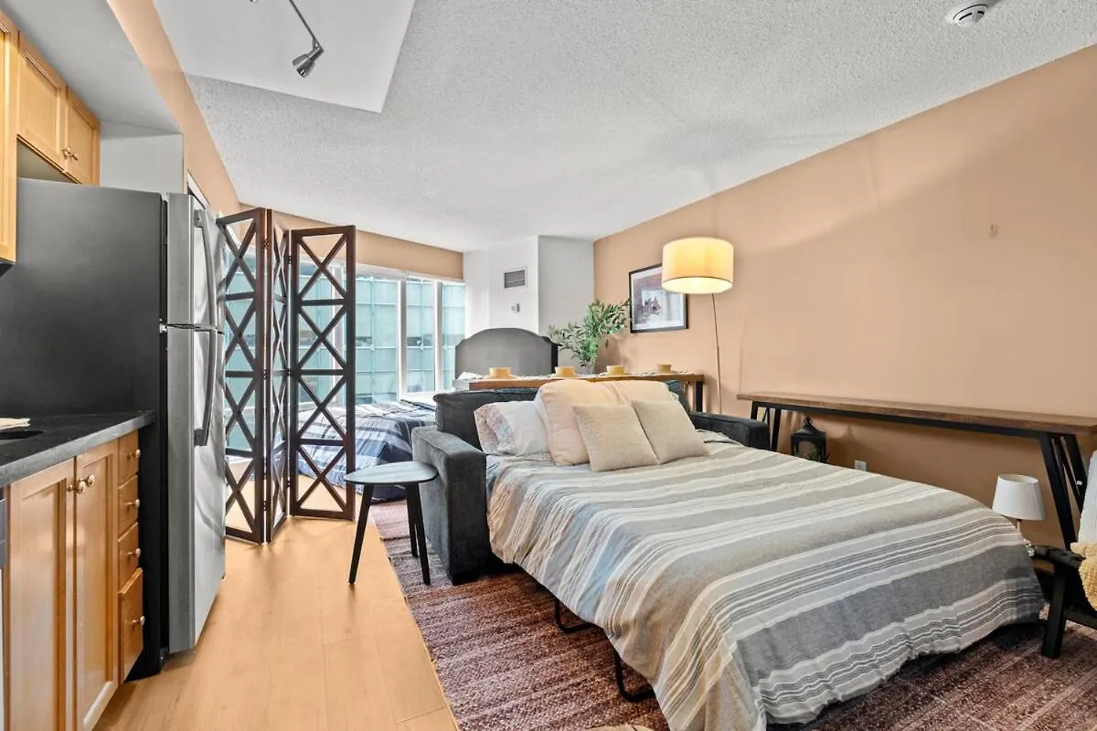 Cozy Apartment At Dundas Square! Toronto