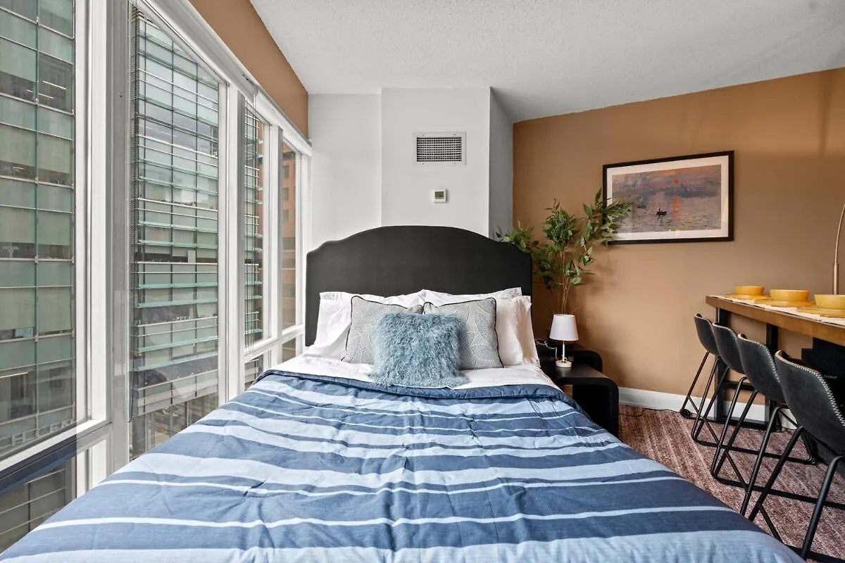 Cozy Apartment At Dundas Square! Toronto