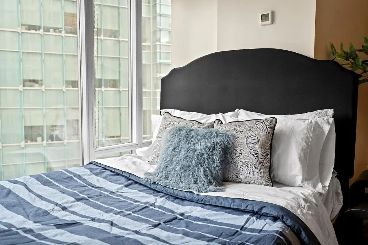 Cozy Apartment At Dundas Square! Toronto