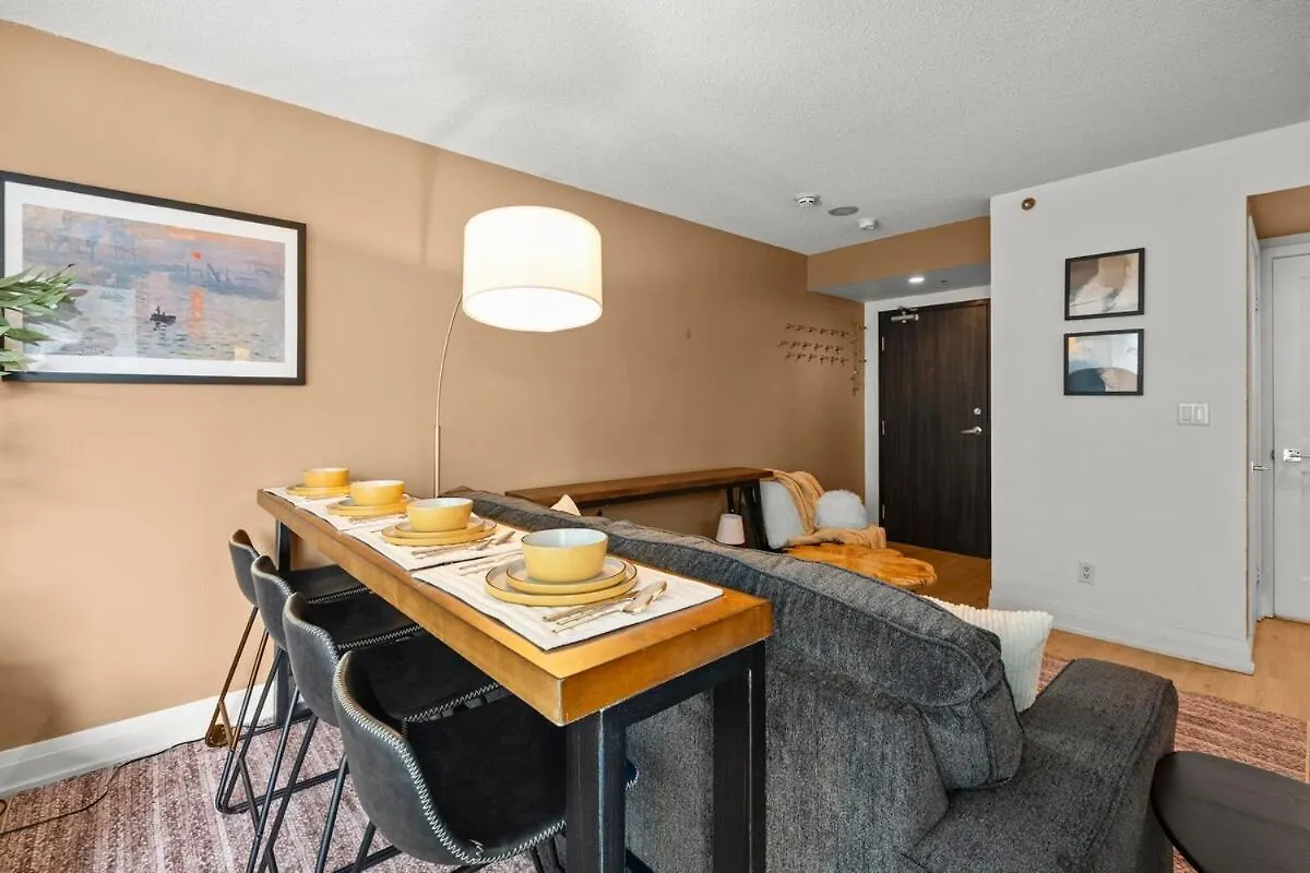 Cozy Apartment At Dundas Square! Toronto