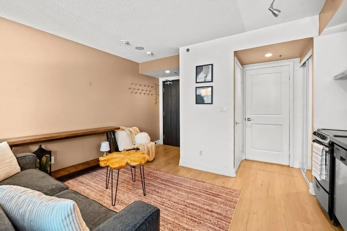Cozy Apartment At Dundas Square! Toronto